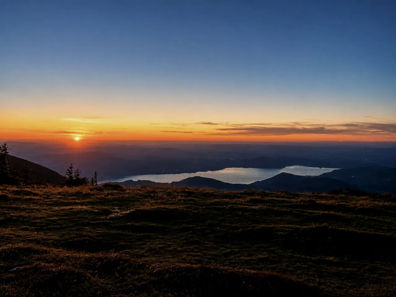 Abendlicht über dem See, vom Kamm aus